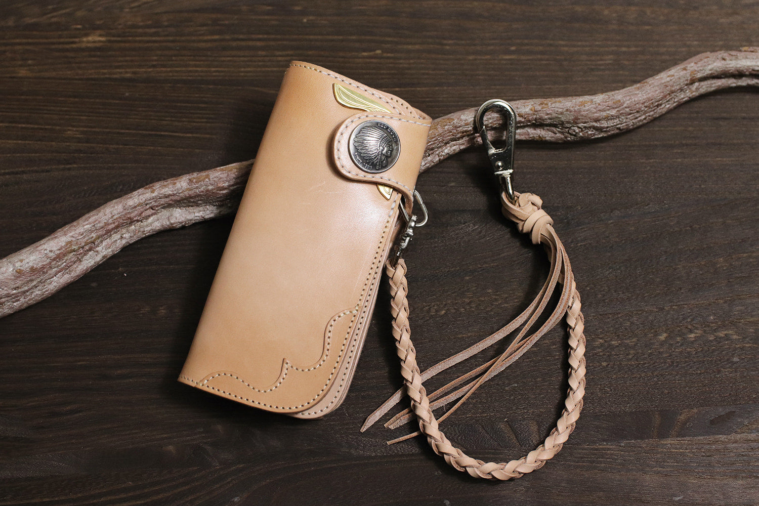 REDMOON / 存在感のある翼を宿す YELLOW EAGLE LONG WALLET