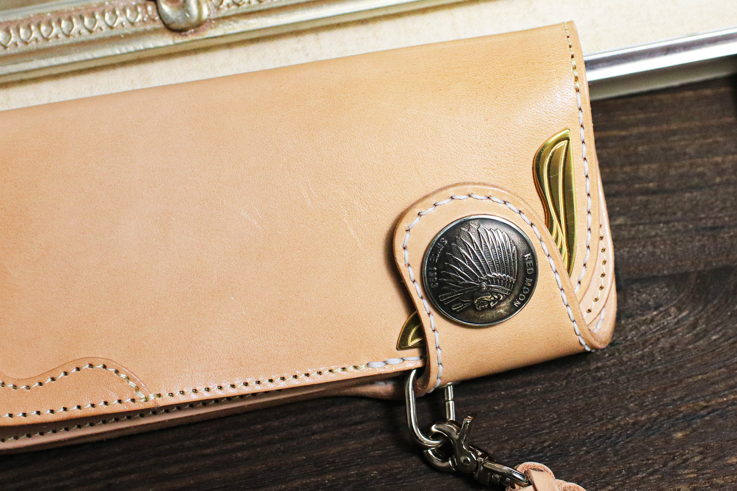 REDMOON / 存在感のある翼を宿す YELLOW EAGLE LONG WALLET