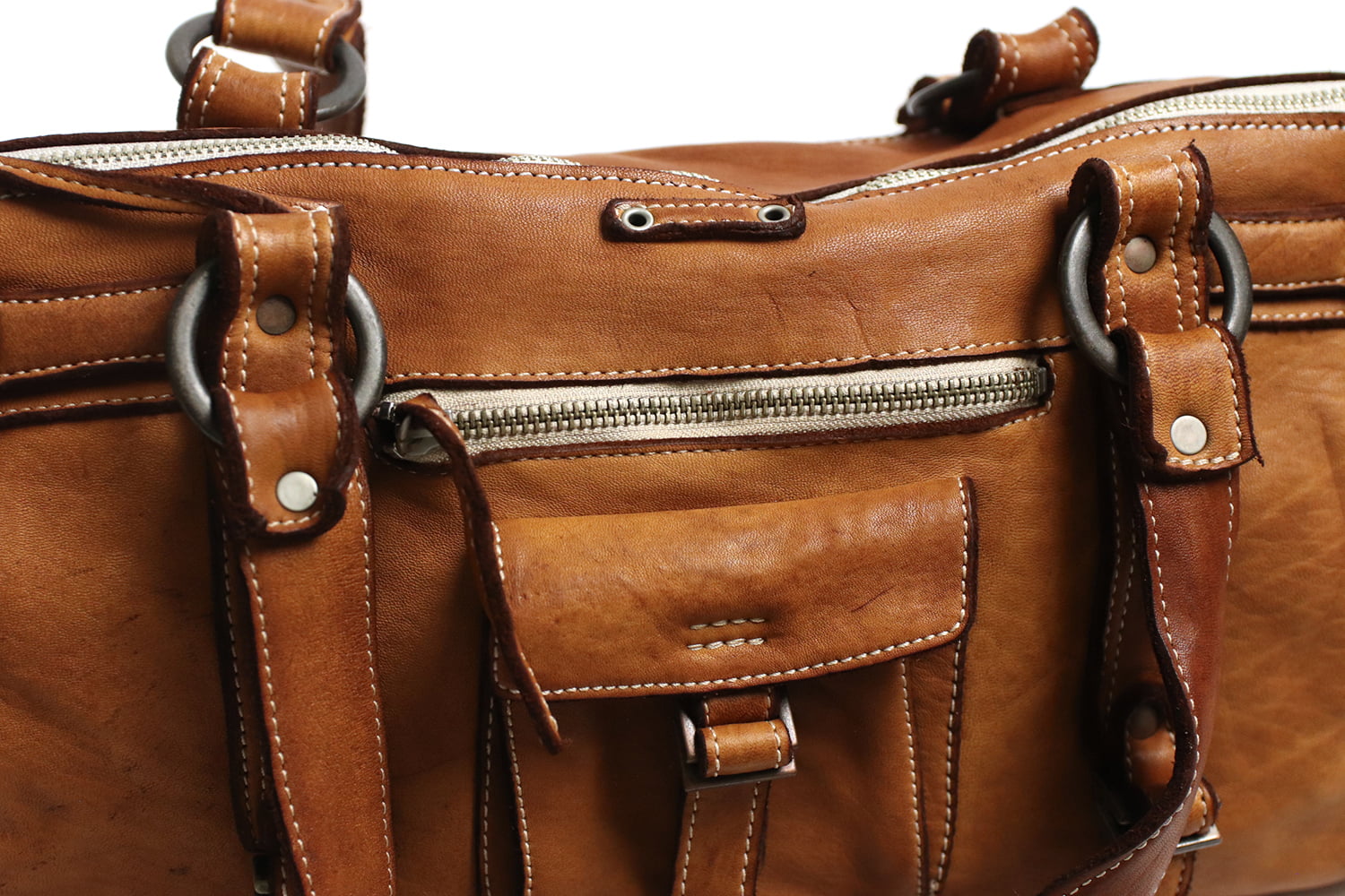 REALMIND / FORO A unique texture. A mini Boston made of soft and light high-quality piece-dyed horse-tanned leather.