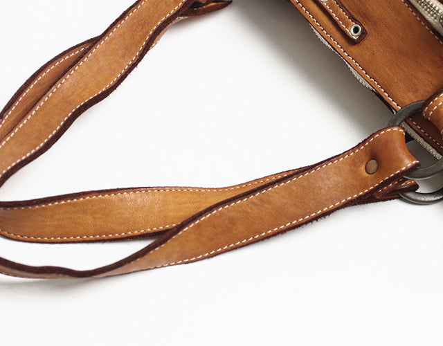 REALMIND / FORO A unique texture. A mini Boston made of soft and light high-quality piece-dyed horse-tanned leather.