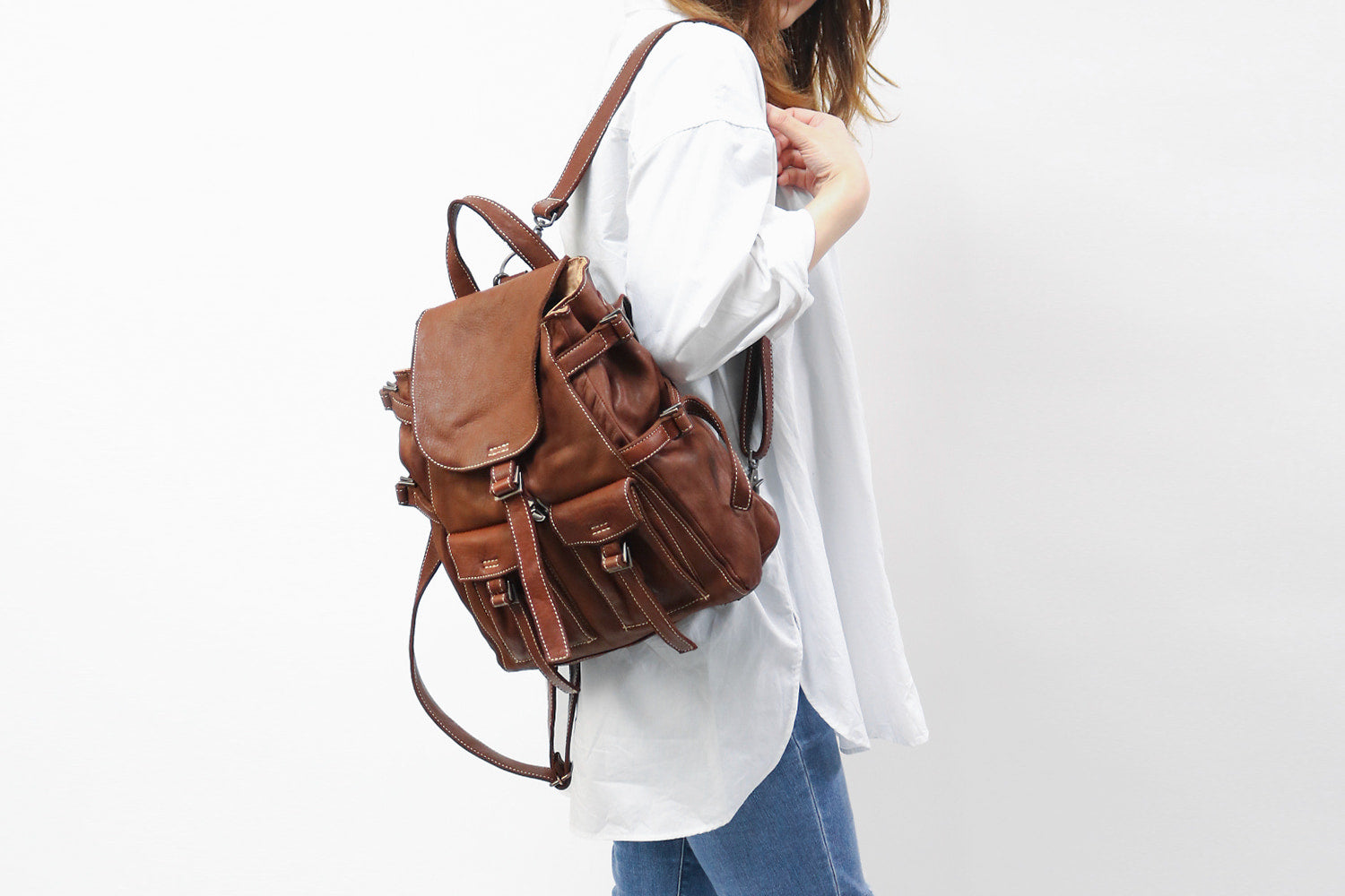 REALMIND / FORO A unique texture. Soft and lightweight high-quality piece-dyed horse-tanned leather backpack