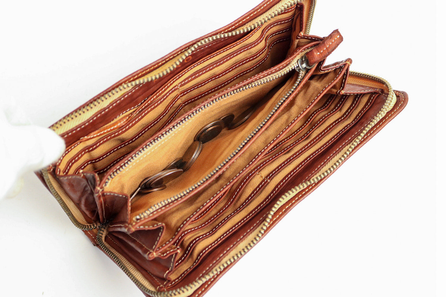 REALMIND / FORO A unique texture. Soft and lightweight high-quality piece-dyed horse tan leather long wallet