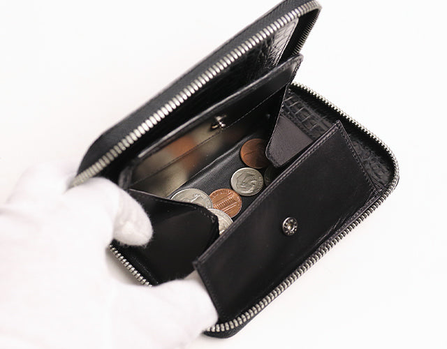 Luggage AOKI 1894 / Matt Crocodile Beautiful round zipper folding wallet made of Nile crocodile that exudes elegance