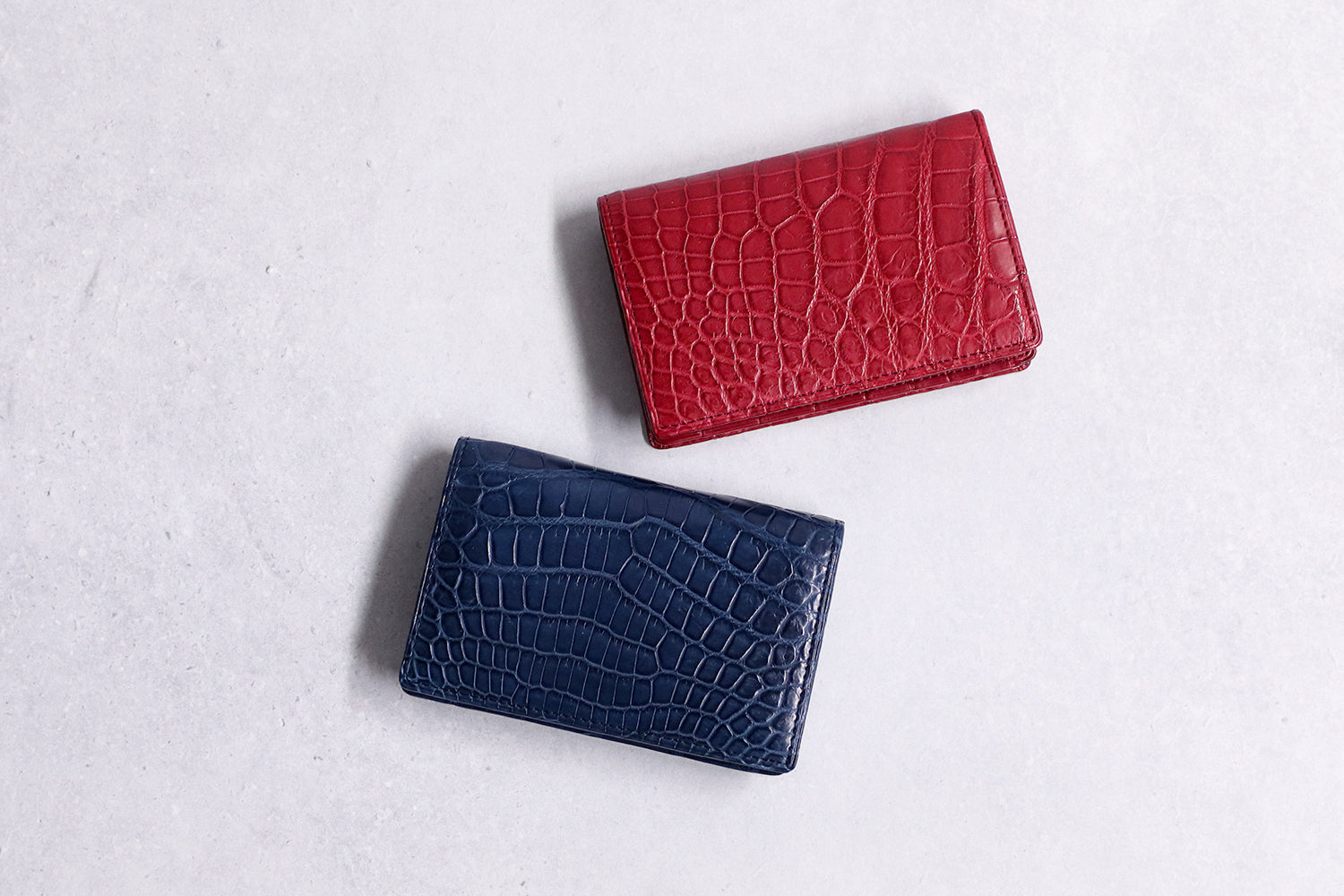 行李箱 AOKI 1894 / Matt Crocodile 用優雅的尼羅河鱷魚製成的精美名片夾