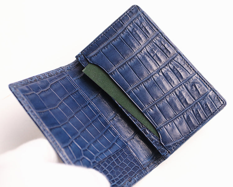 行李箱 AOKI 1894 / Matt Crocodile 用優雅的尼羅河鱷魚製成的精美名片夾