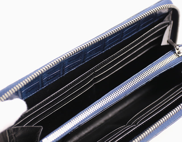 Luggage AOKI 1894 / Matt Crocodile A beautiful round zipper long wallet made of Nile crocodile with a touch of elegance.