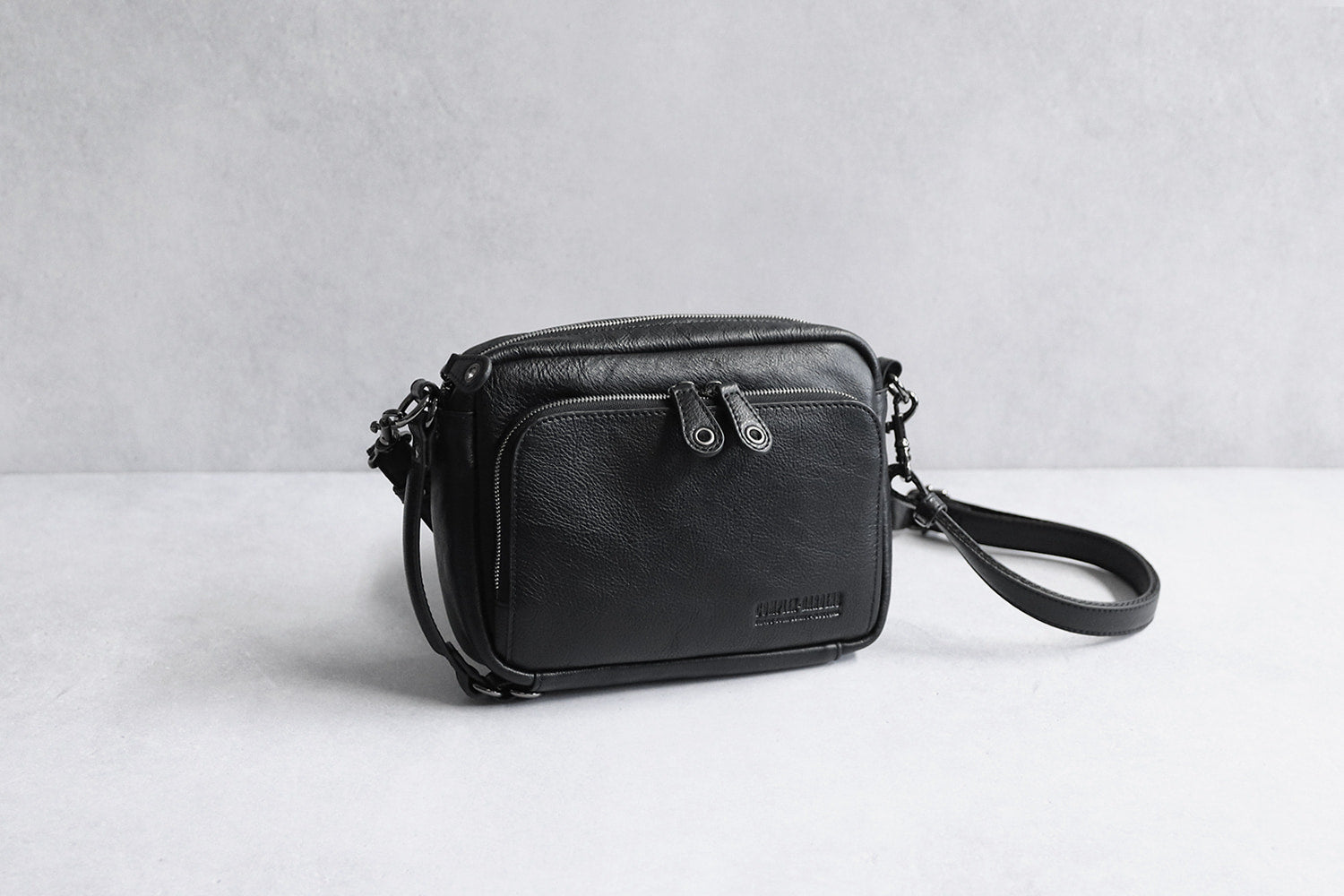 COMPLEX GARDENS / Gigei Soft and lightweight Bangladeshi kip all-leather 2-way shoulder bag S that can also be used as a vertical shoulder bag