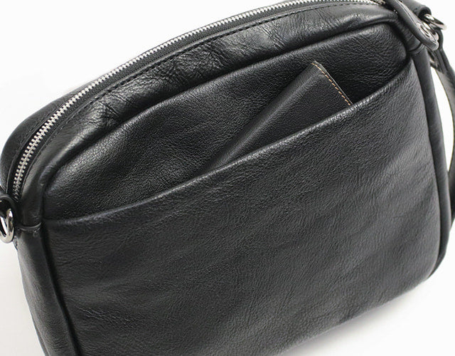 COMPLEX GARDENS / Gigei Soft and lightweight Bangladeshi kip all-leather 2-way shoulder bag S that can also be used as a vertical shoulder bag