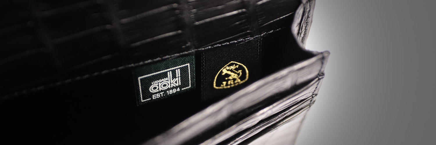 Luggage AOKI 1894 / Matt Crocodile Beautiful round zipper folding wallet made of Nile crocodile that exudes elegance