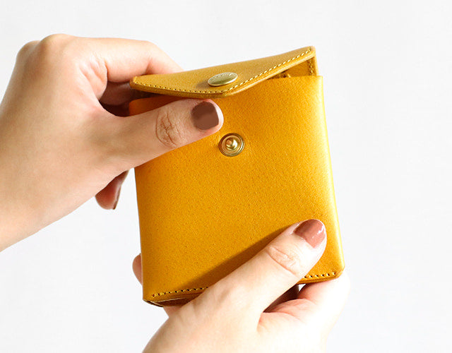 CRAMP / 池之端銀革店 劇的なエイジングを楽しめるプエブロレザー。大容量コインケースを備えたギャルソンスリムウォレット