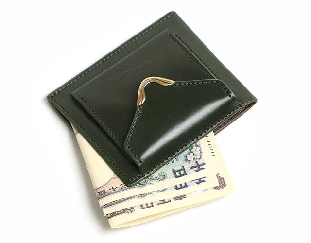 CRAMP / 池之端銀革店 真鍮 のフロント金具がアクセント。 UKブライドルレザーのスマートフラグメントケース