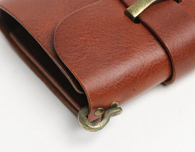 Haru / Ikenohata Ginkakuten Original brass swivel accent. Vintage-like middle wallet