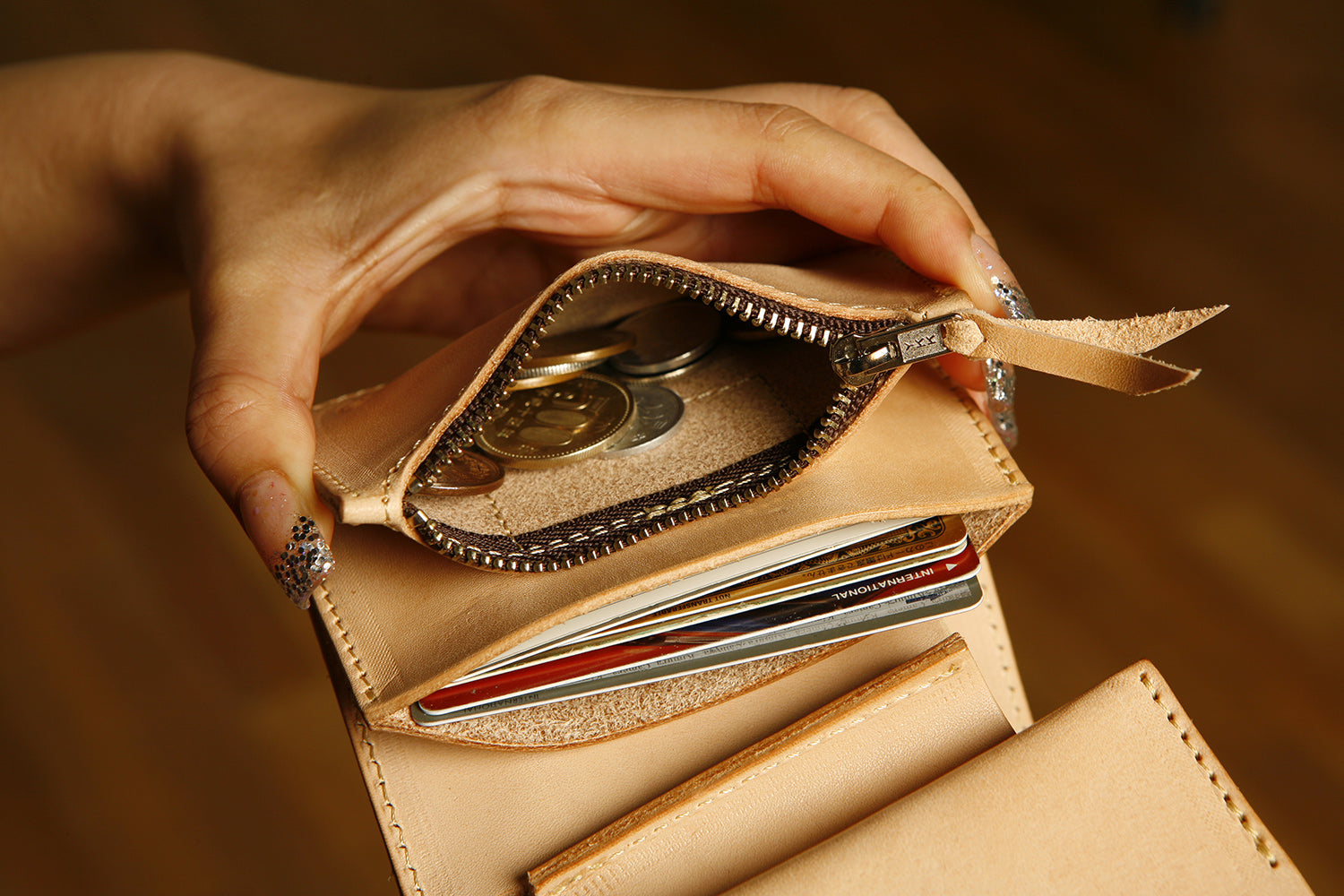 REDMOON / 存在感のある翼を宿す YELLOW EAGLE MIDDLE WALLET