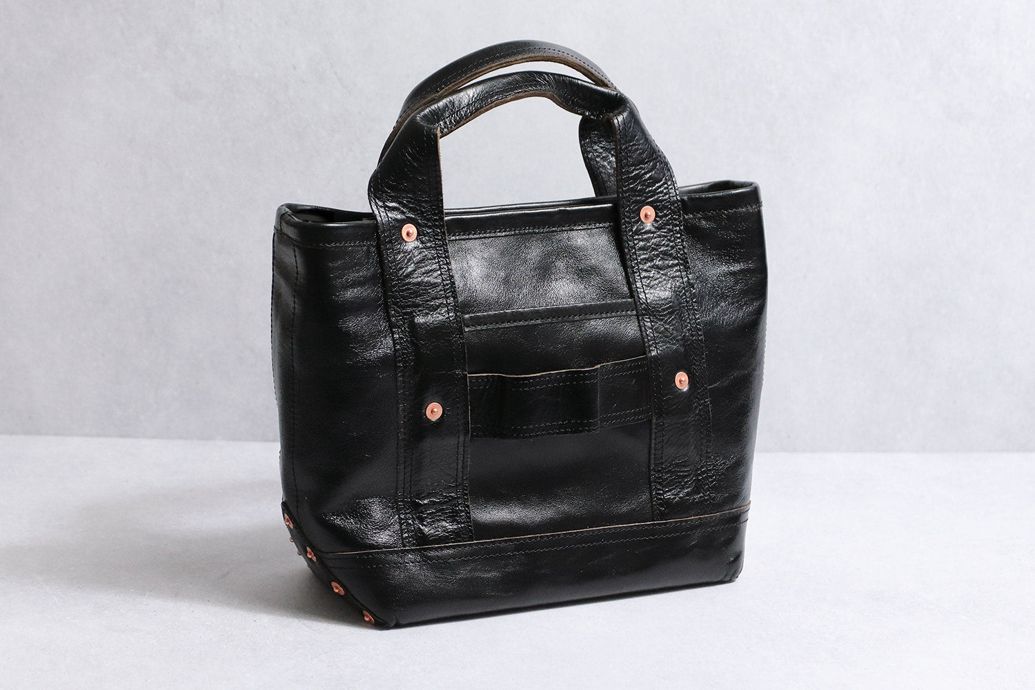 INCEPTION / HORSE HIDE COAL BAG (SMALL)