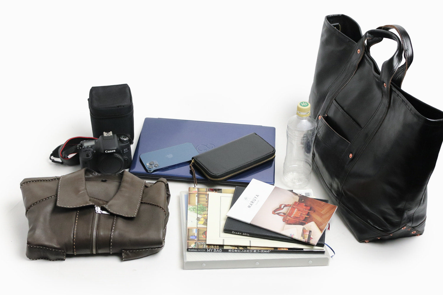 INCEPTION / HORSE HIDE COAL BAG (LARGE)