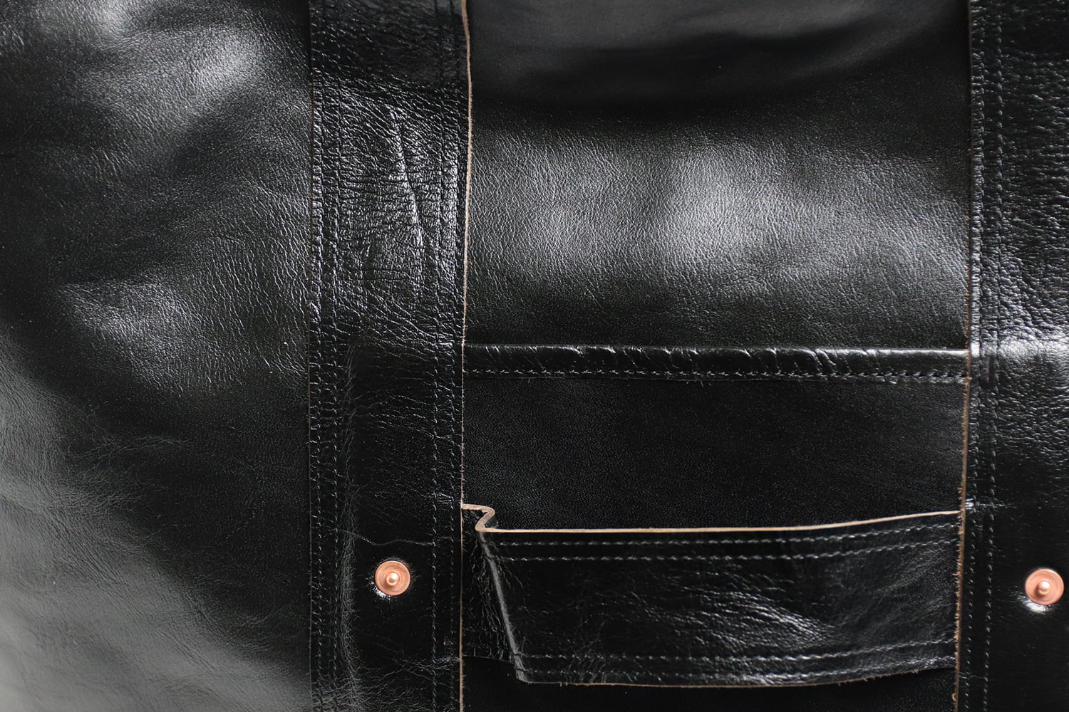 INCEPTION / HORSE HIDE COAL BAG (LARGE)