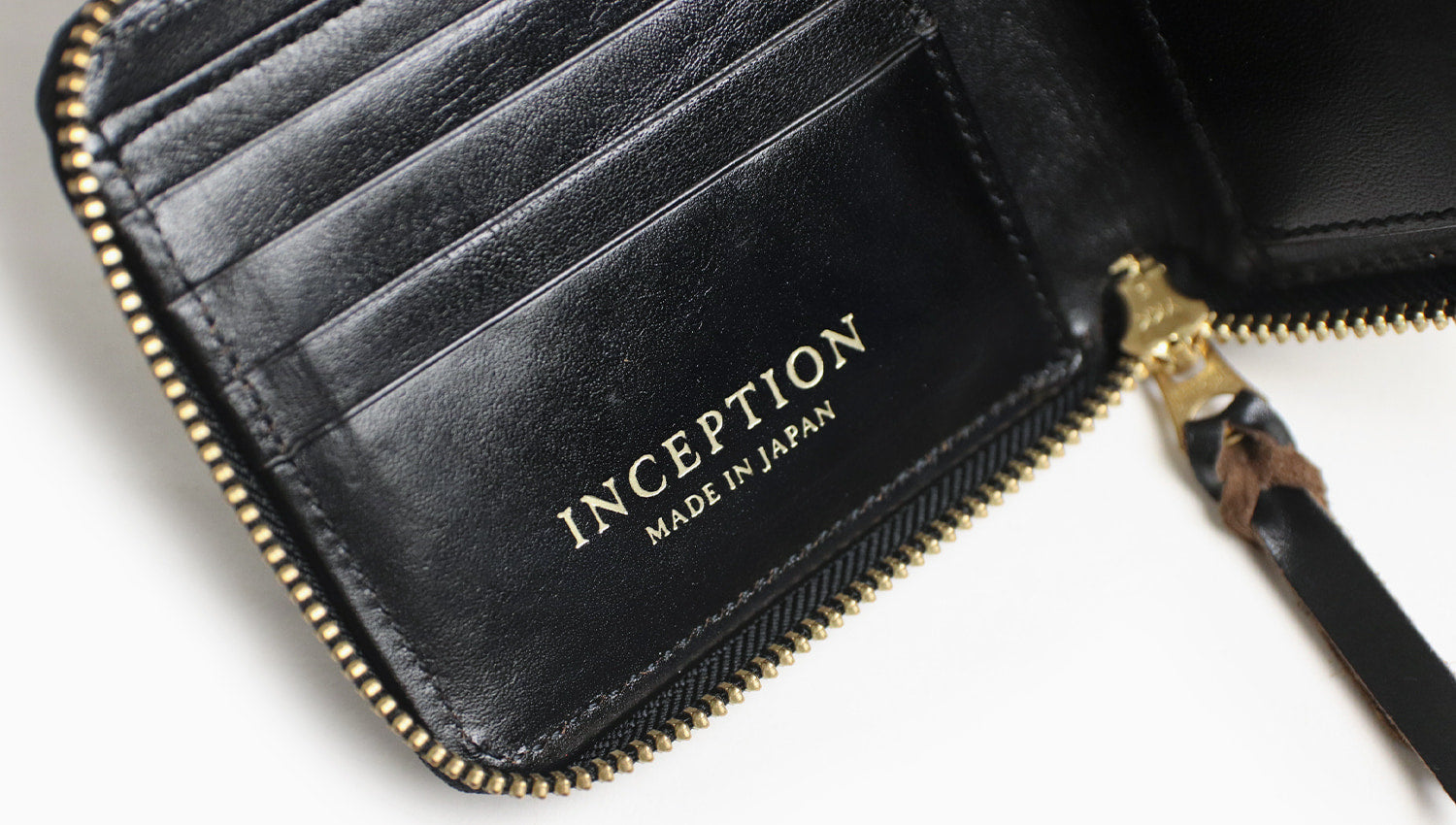 INCEPTION / HORSE HIDE ROUND SHORT WALLET
