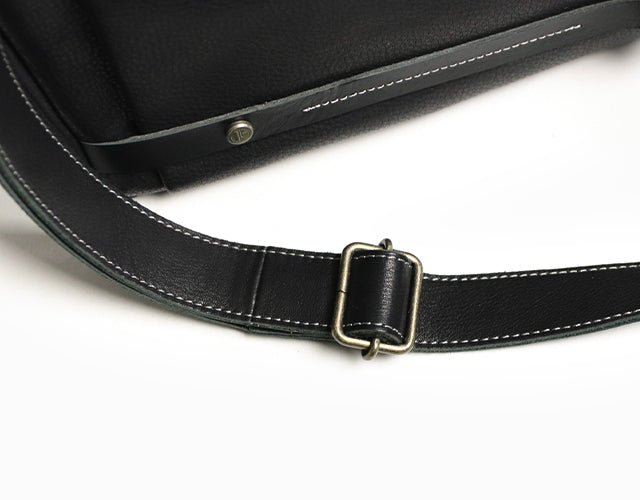 JYO ARVINISTA APRICA: Boldly designed shoulder bag made of soft, high-quality Japanese cowhide with belt details