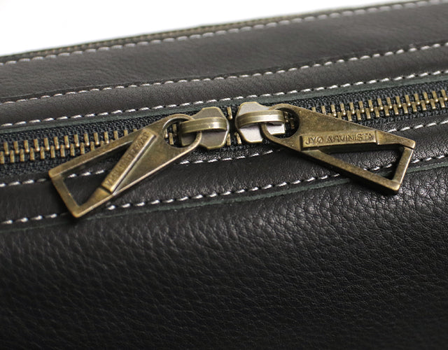 JYO ARVINISTA APRICA: Boldly designed shoulder bag made of soft, high-quality Japanese cowhide with belt details