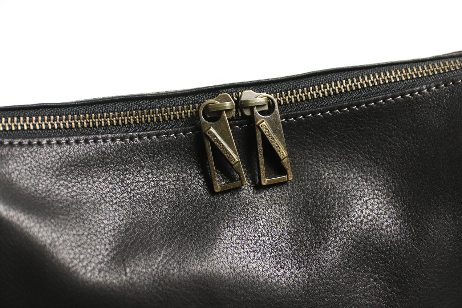 JYO ARVINISTA APRICA 日本製牛革 × ベルト使いの大胆なデザイン ソフトで上質なレザー 2way ショルダーバッグ