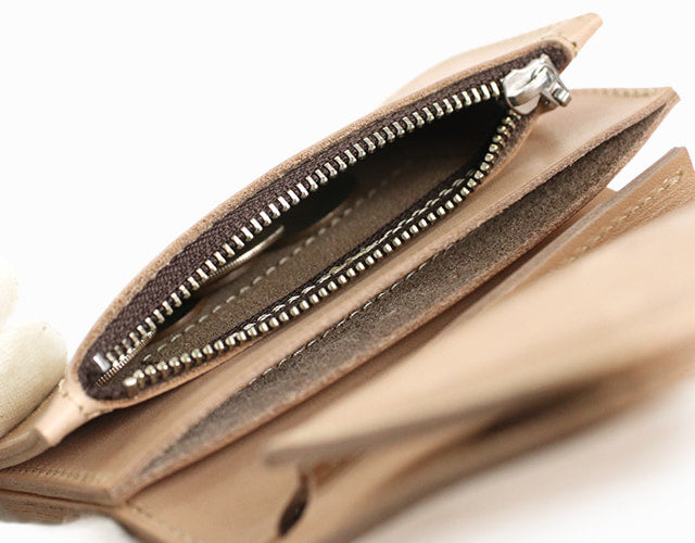 紅月/黃鷹中型錢包,翅膀圖案令人印象深刻