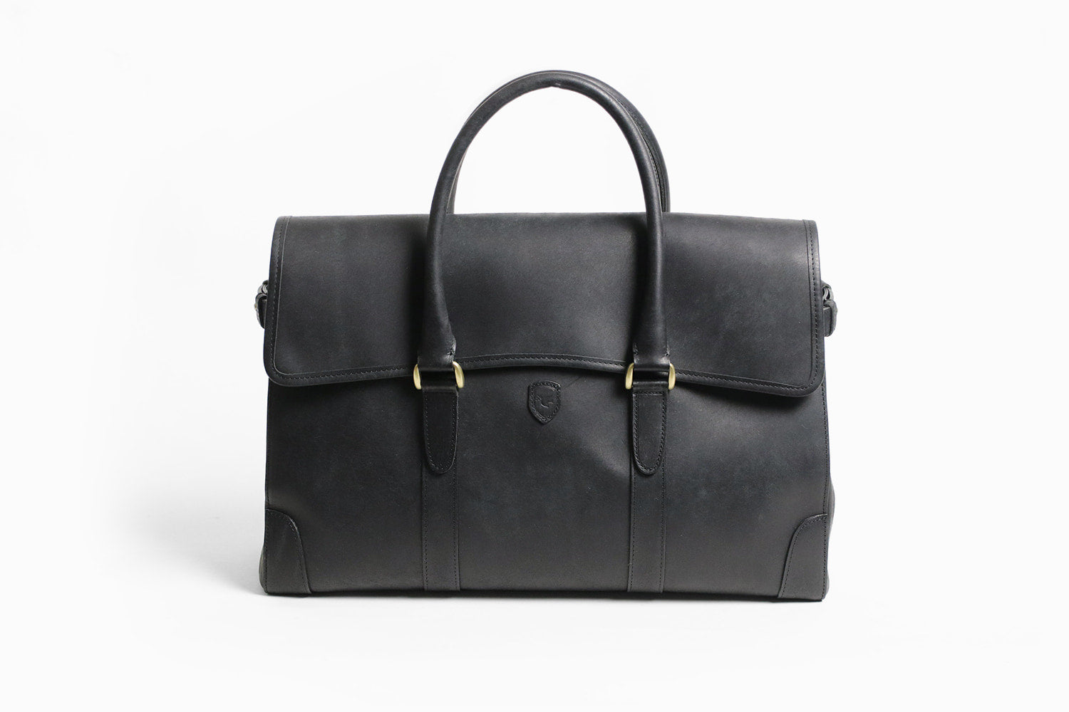 sot / Pueblo Leather 享受隨著時間推移而發生的獨特變化。展現義大利皮革獨特魅力的公事包