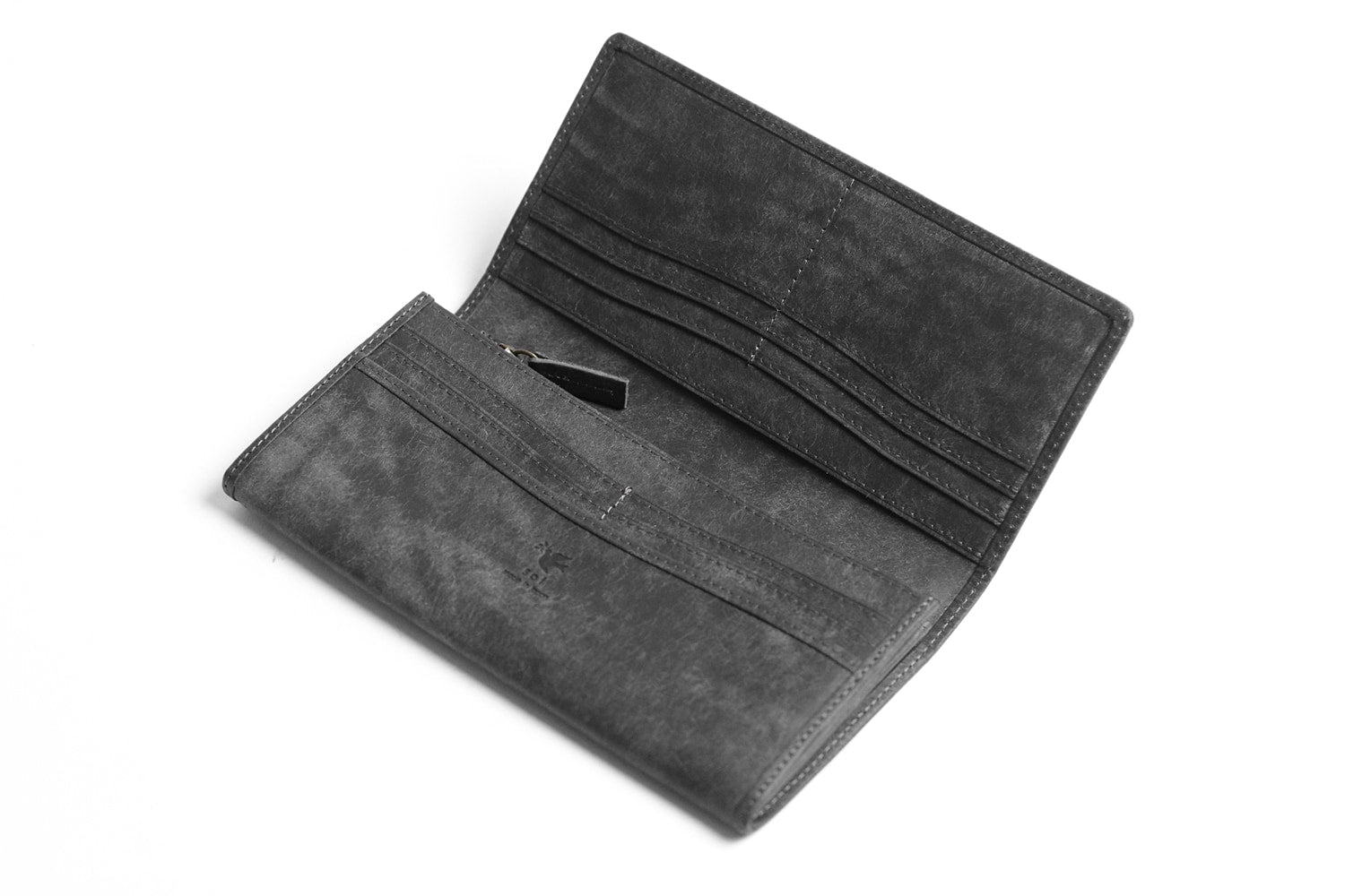 sot / Pueblo Leather 享受隨著時間推移而發生的獨特變化。展現義大利皮革獨特魅力的標準長皮夾
