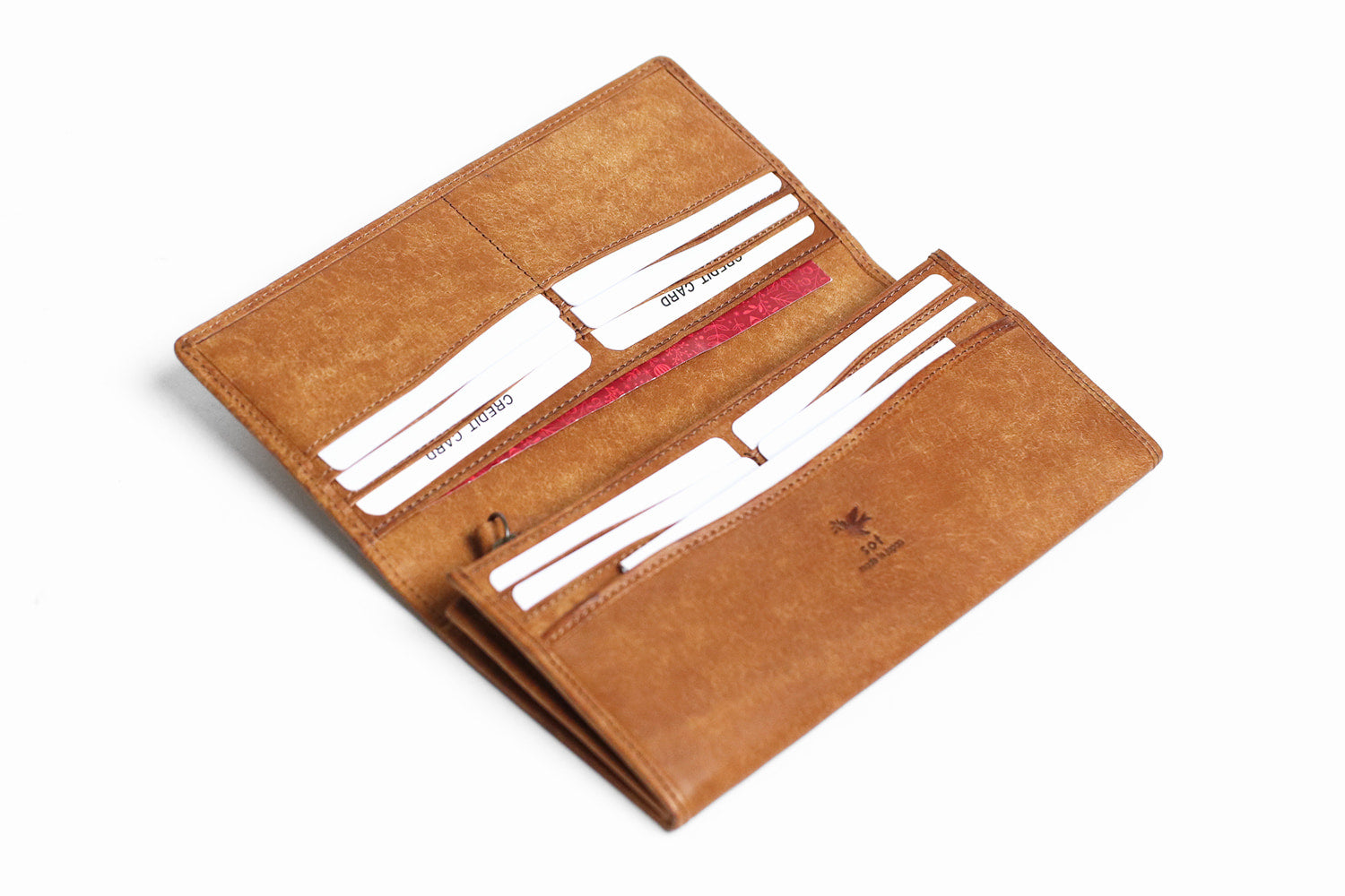 sot / Pueblo Leather 享受隨著時間推移而發生的獨特變化。展現義大利皮革獨特魅力的標準長皮夾