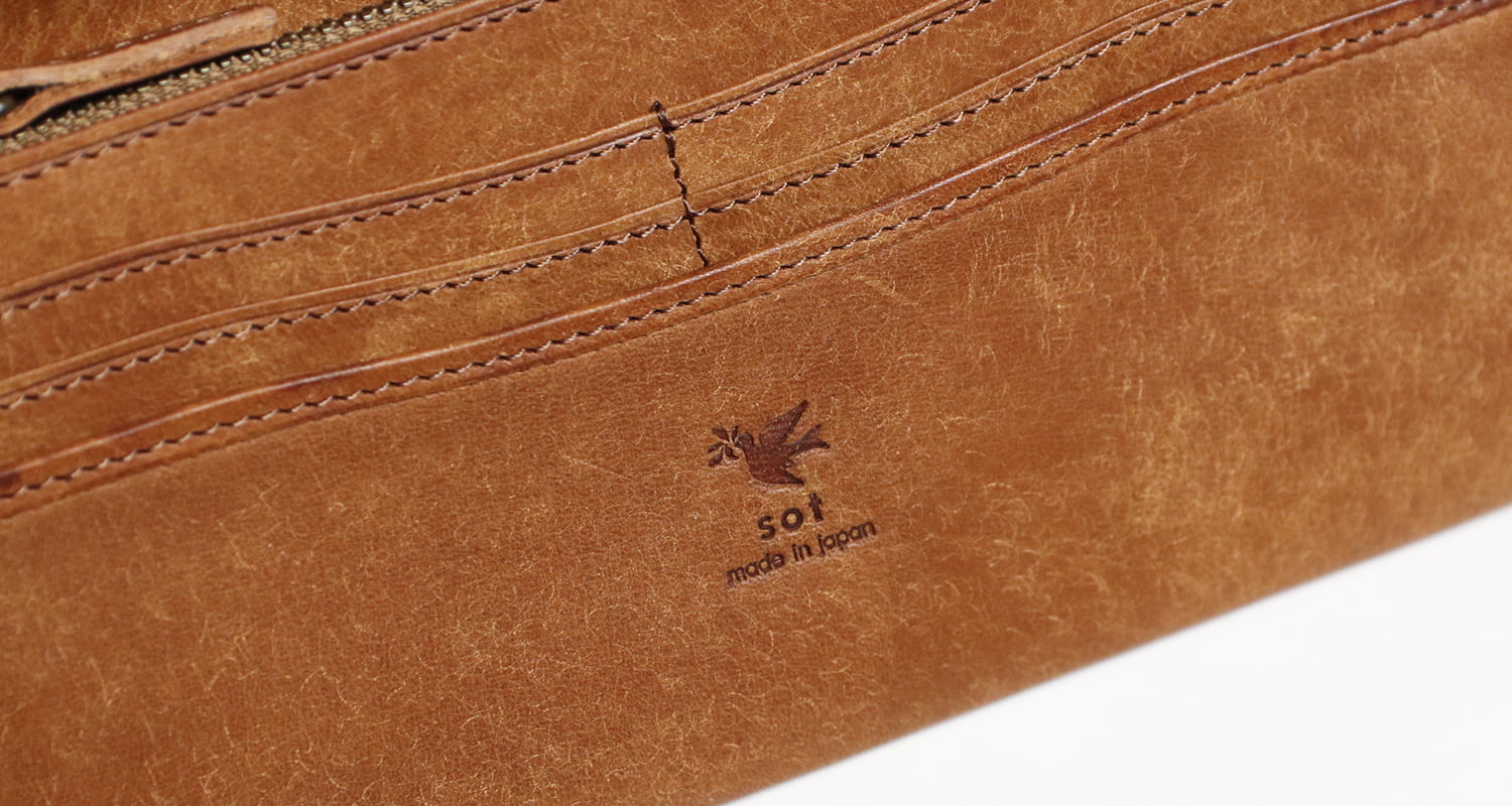 sot / Pueblo Leather 享受隨著時間推移而發生的獨特變化。展現義大利皮革獨特魅力的標準長皮夾