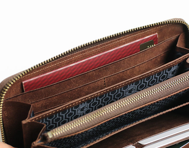 sot / Pueblo Leather 享受隨著時間推移而發生的獨特變化。展現義大利皮革獨特魅力的圓形拉鍊長皮夾