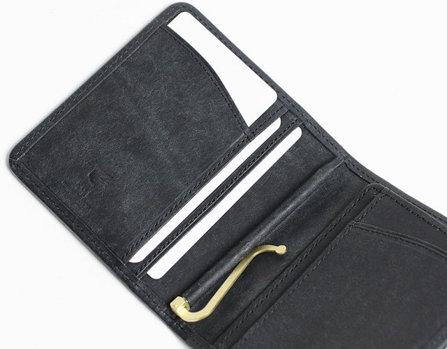 sot / Pueblo Leather 享受隨著時間推移而發生的獨特變化。展現義大利皮革獨特魅力的錢夾