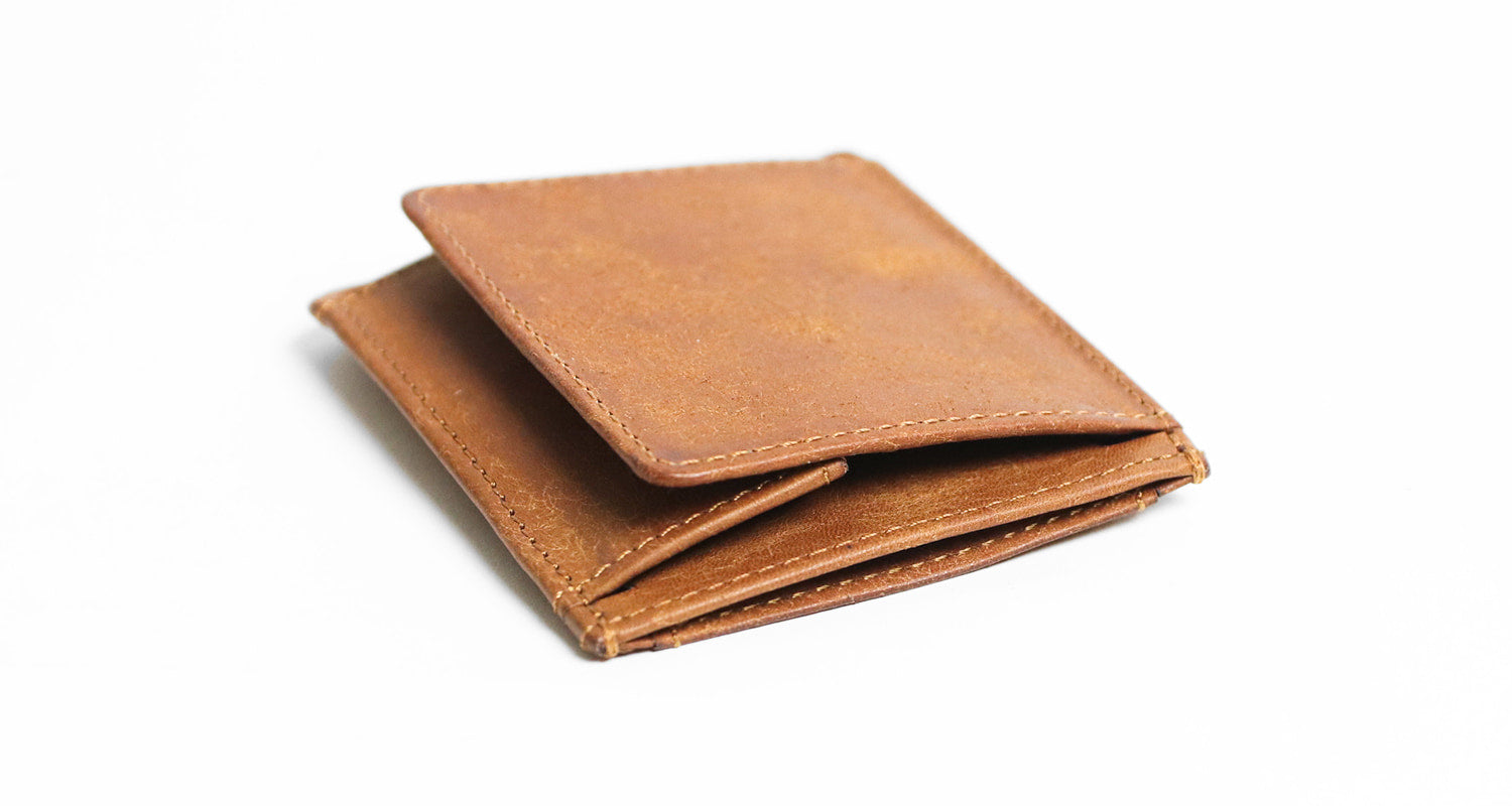 sot / Pueblo Leather 享受隨著時間推移而發生的獨特變化。 3SH 卡錢夾,具有獨特的意大利皮革魅力