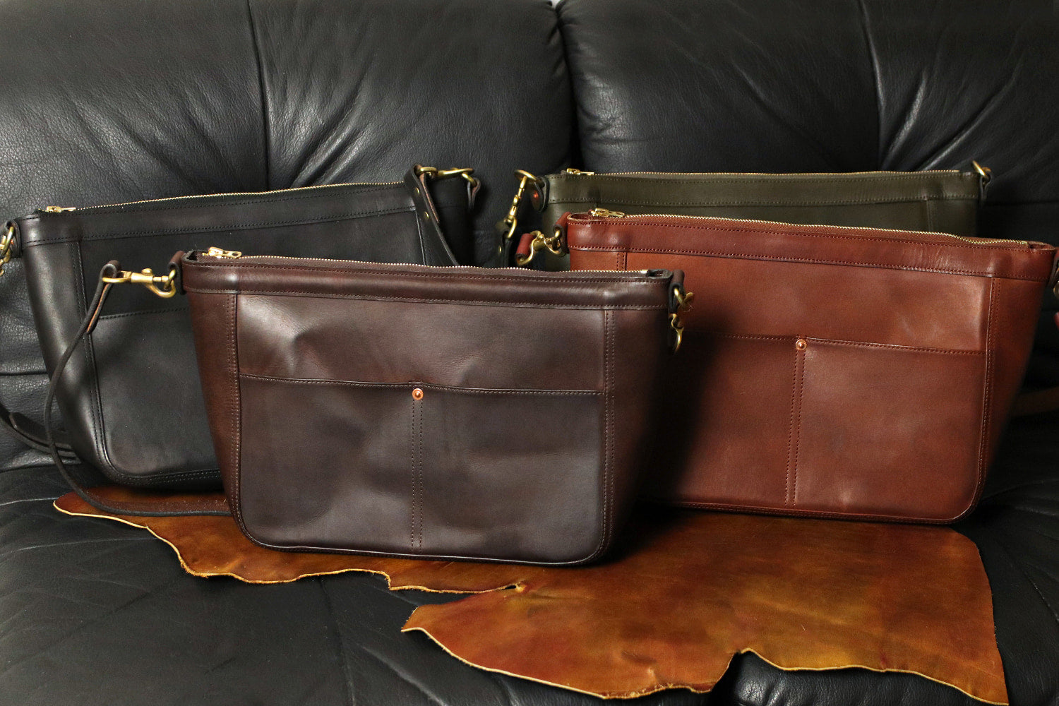 vasco / LEATHER TELEPHONE SHOULDER BAG