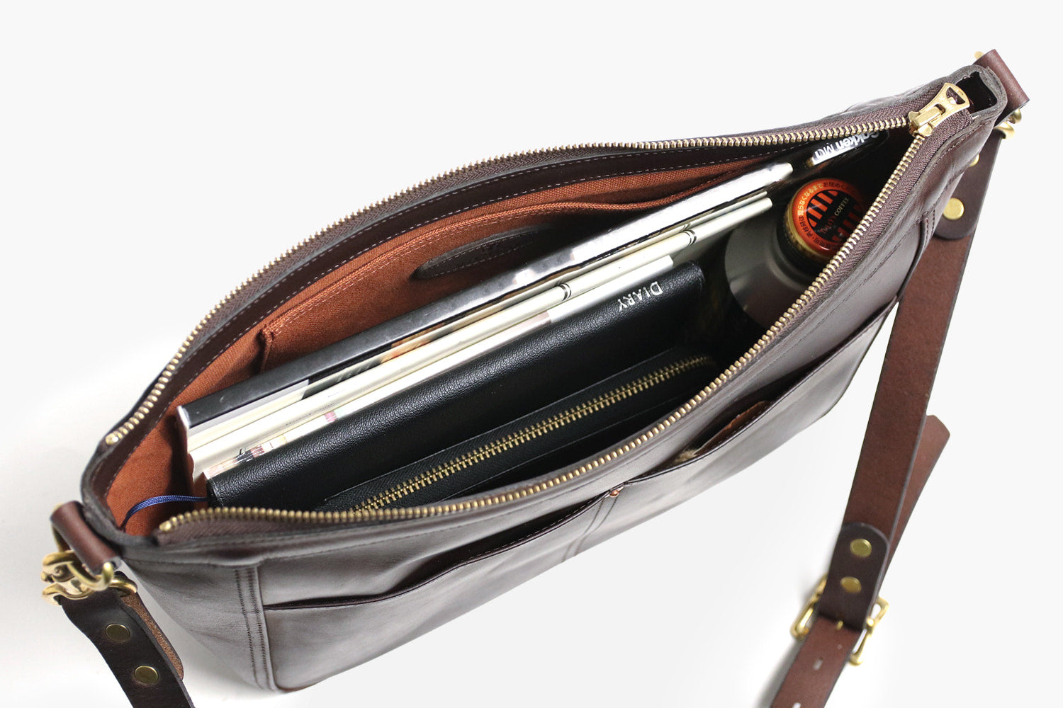 vasco / LEATHER TELEPHONE SHOULDER BAG