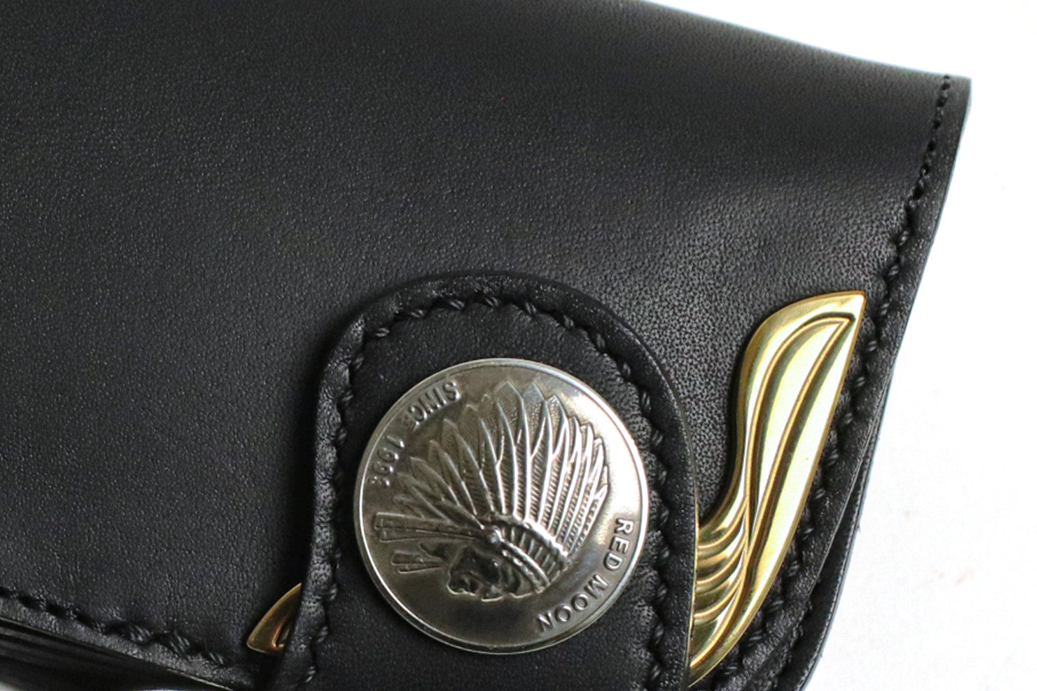 紅月/黃鷹中型錢包,翅膀圖案令人印象深刻