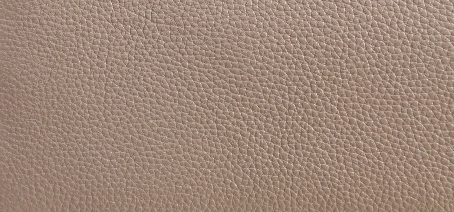 FU-SI FERNALLE / Rabiera 一款纖薄長拉鍊錢包,採用優質牛皮製成,手感柔軟。