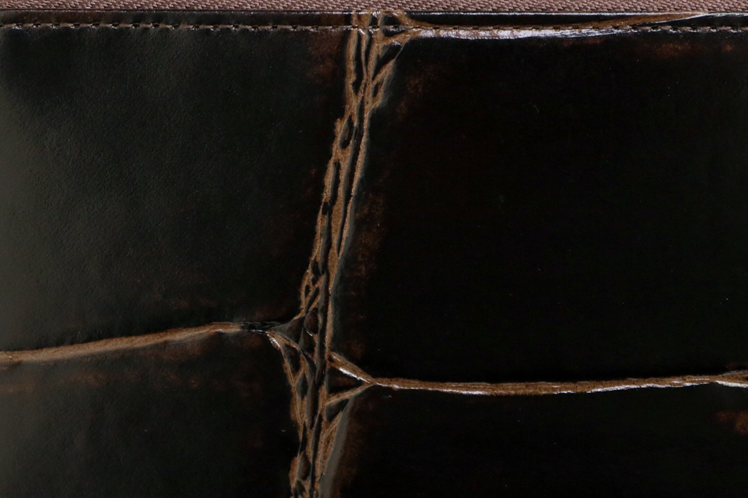 REALMIND / PRIMA 艶めくラージクロコ型押しレザーの2wayバッグ