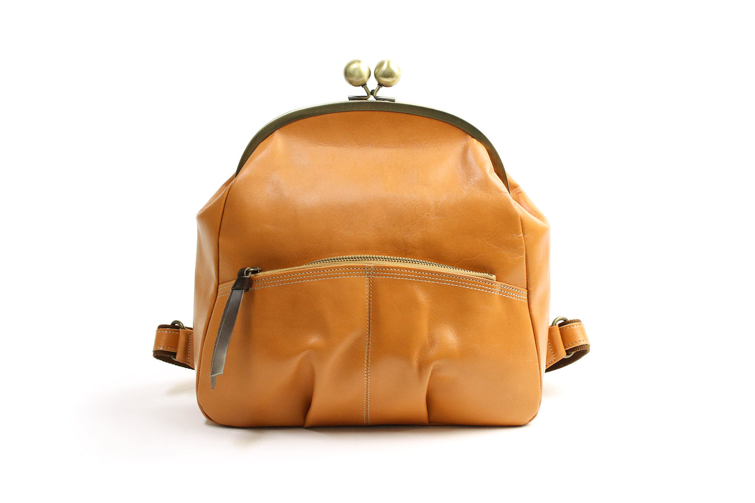 Laisser Faire by LILY / Q's Gamaguchi leather backpack that makes your back look cute 