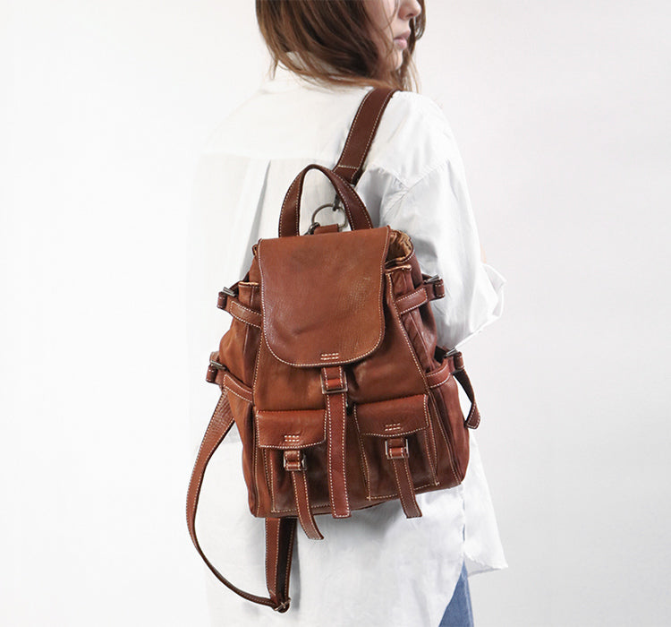 REALMIND / FORO A unique texture. Soft and lightweight high-quality piece-dyed horse-tanned leather backpack