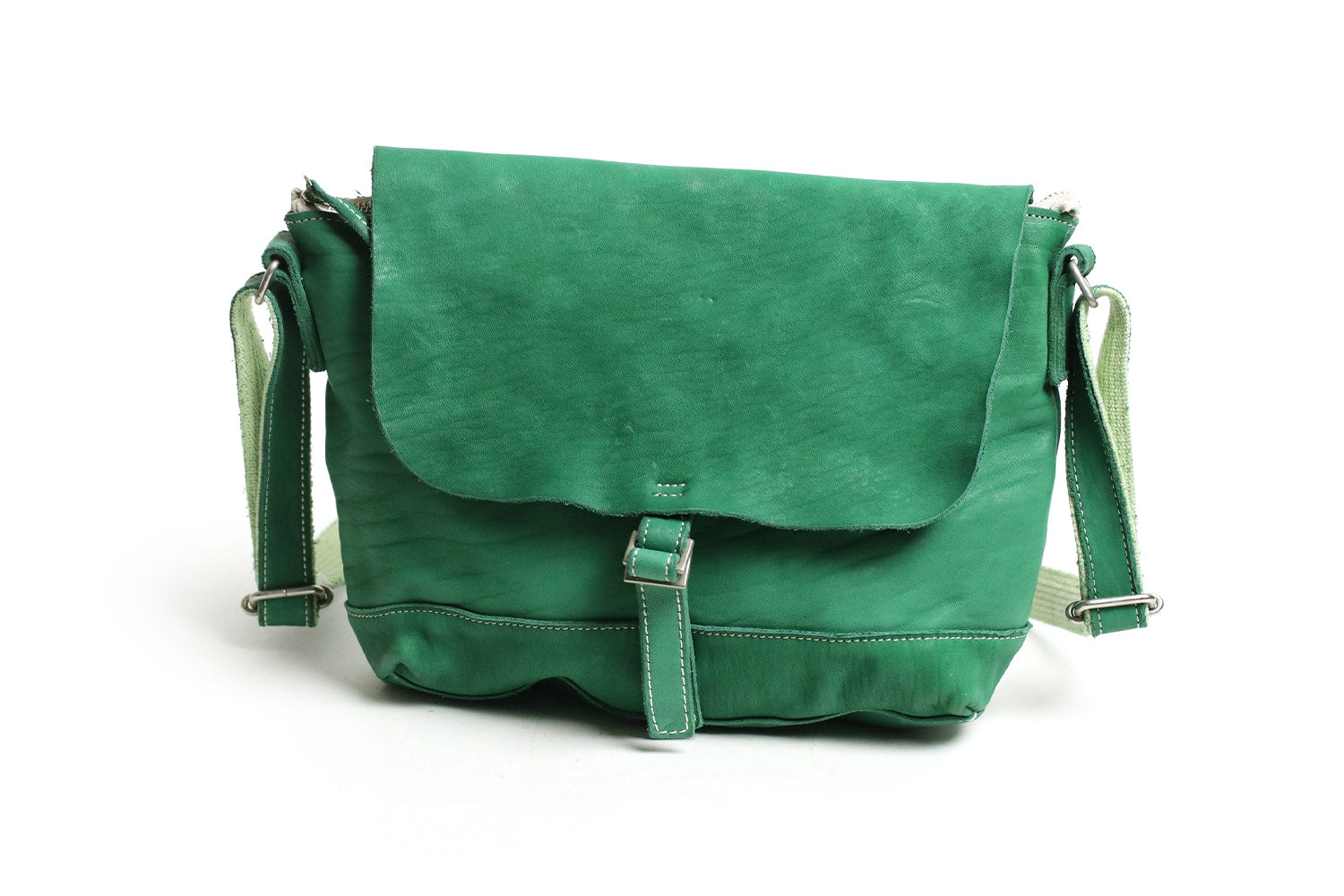 REALMIND / FORO A unique texture. Soft and lightweight high-quality piece-dyed horse-tanned leather shoulder bag S