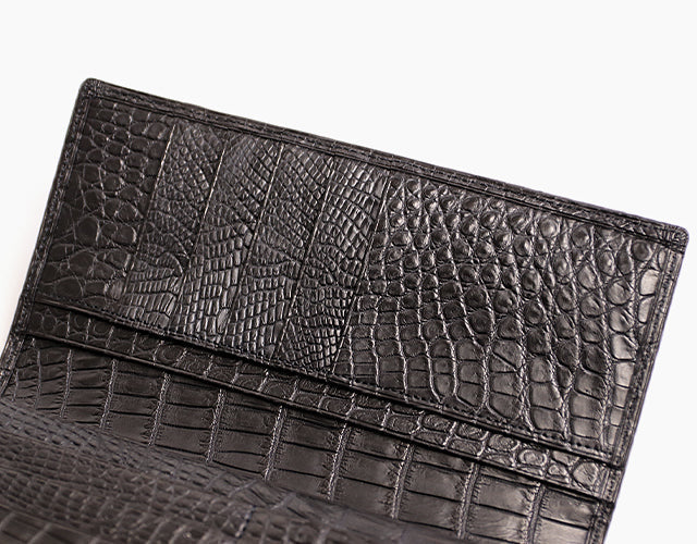 Luggage AOKI 1894 / Matt Crocodile Beautiful Nile crocodile wallet with elegance