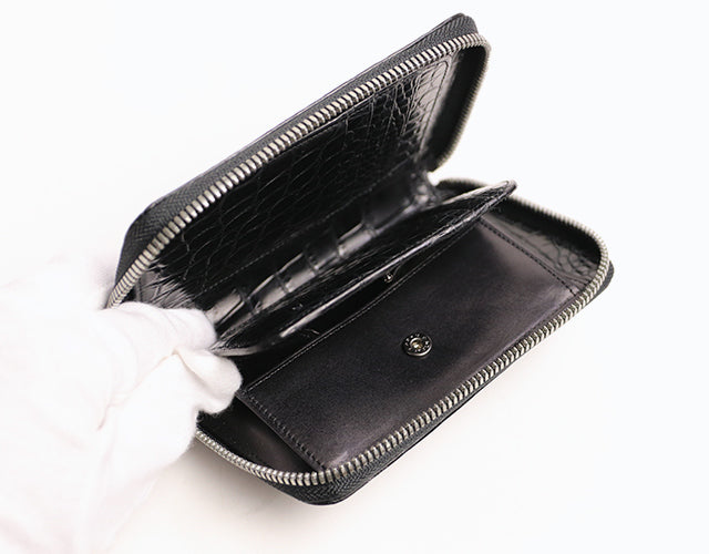 Luggage AOKI 1894 / Matt Crocodile Beautiful round zipper folding wallet made of Nile crocodile that exudes elegance