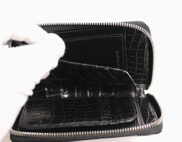 Luggage AOKI 1894 / Matt Crocodile Beautiful round zipper folding wallet made of Nile crocodile that exudes elegance