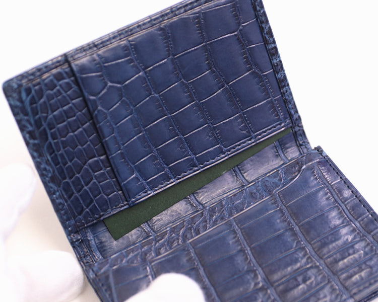 Luggage AOKI 1894 / Matt Crocodile 気品が漂うナイルクロコの 美しい名刺入れ