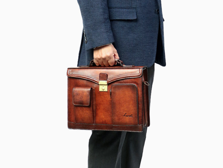 Lugard / G-3 One-of-a-kind shadow finish. A tasteful briefcase with a vintage feel