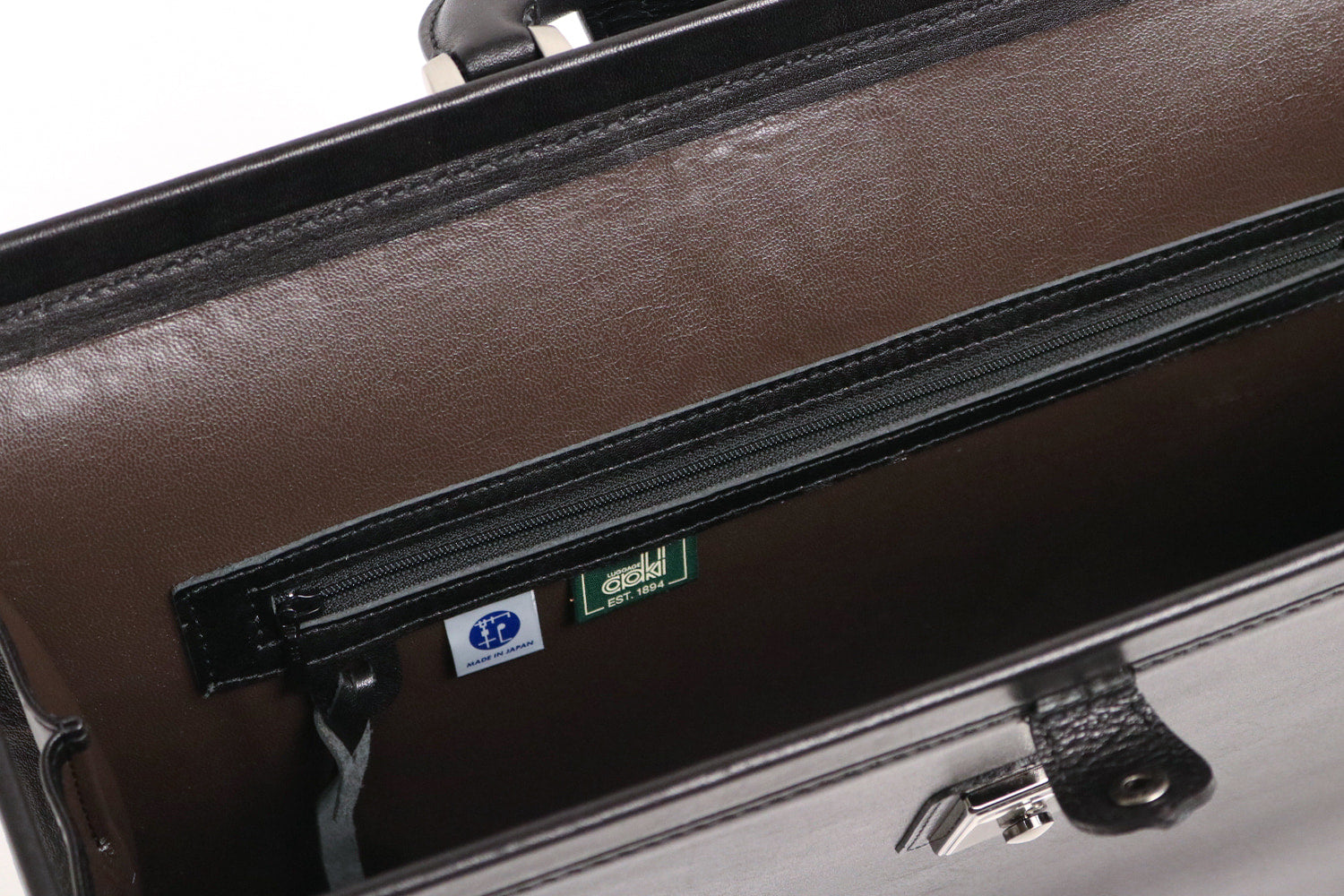 Lugard /G-3 オンリーワンのシャドー仕上げ。ヴィンテージ感漂う、味わい深いスリムダレスバッグ