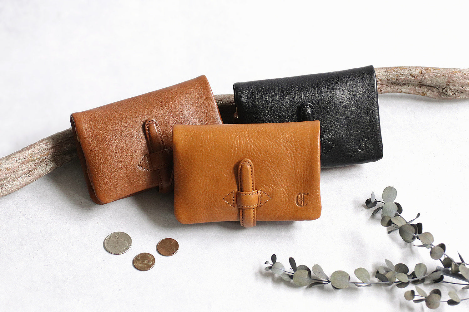CLEDRAN ADRE Plump form Functional wallet made of cowhide leather 