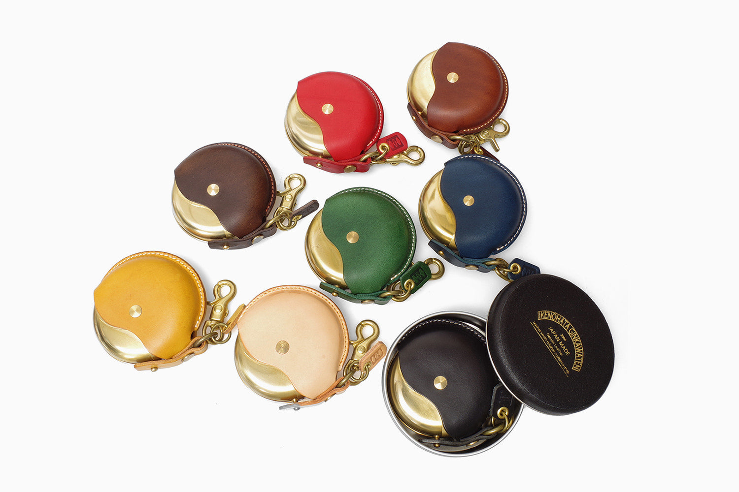 CRAMP / Ikenohata Ginzaten Brass x expressive Italian shrink leather Colon and round-shaped portable ashtray / Multi-case 