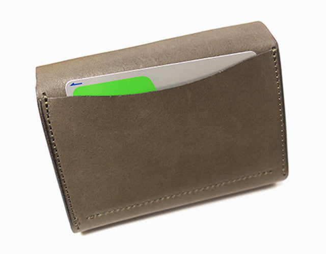 CRAMP / Ikenohata Ginzaten Italian shrink leather with a rich expression. Double flap card case with reliable capacity 