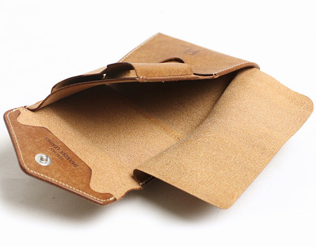 CRAMP / 池之端銀革店 劇的なエイジングを楽しめるプエブロレザー。カードケースサイズのコンパクトウォレット